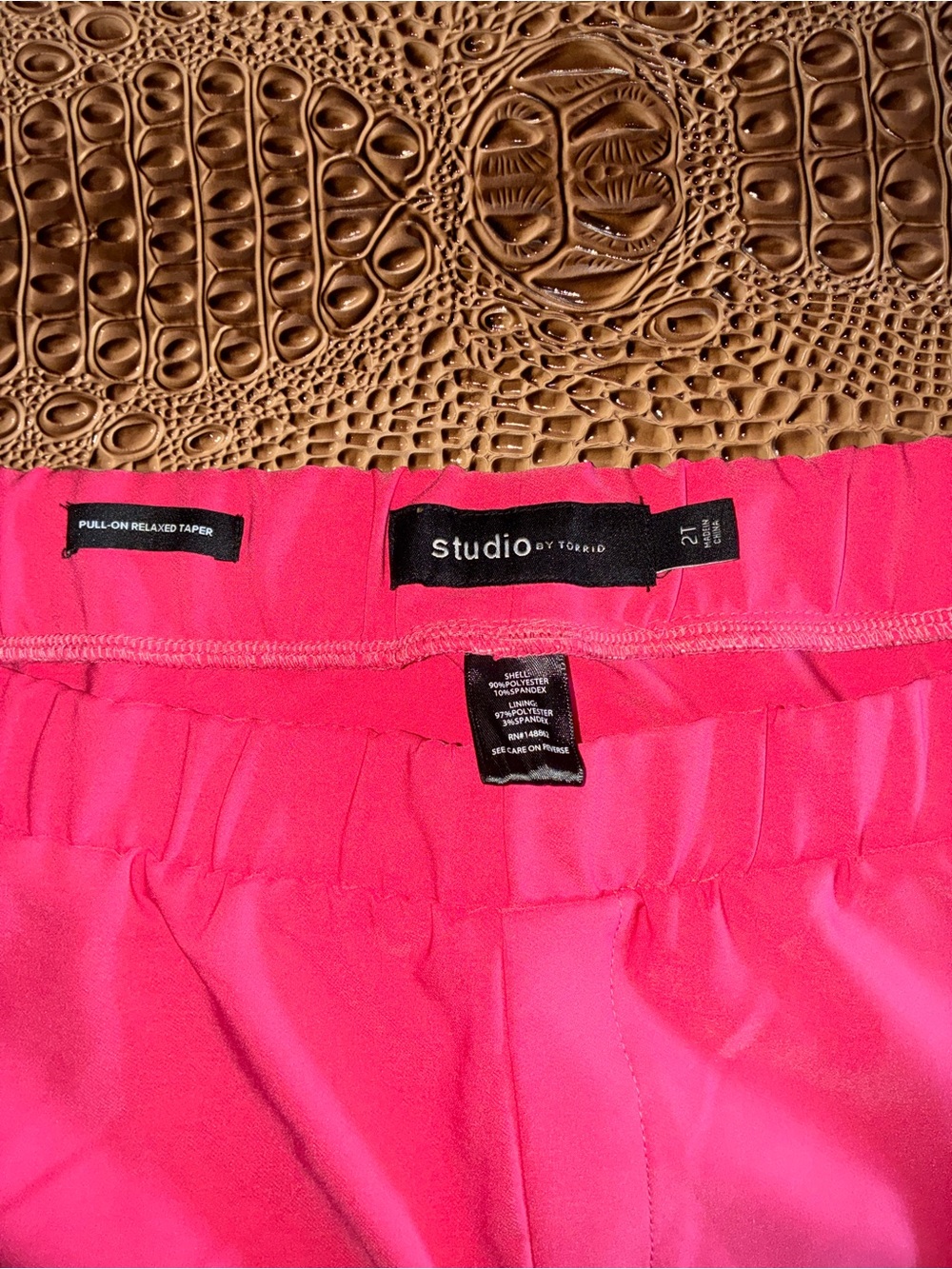 Torrid Studio Pull‑On Tapered Pants — Hot Pink — Size 1X